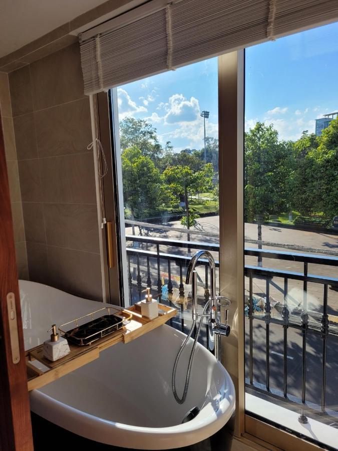 Ngon Avatar Hotel Плейку Экстерьер фото