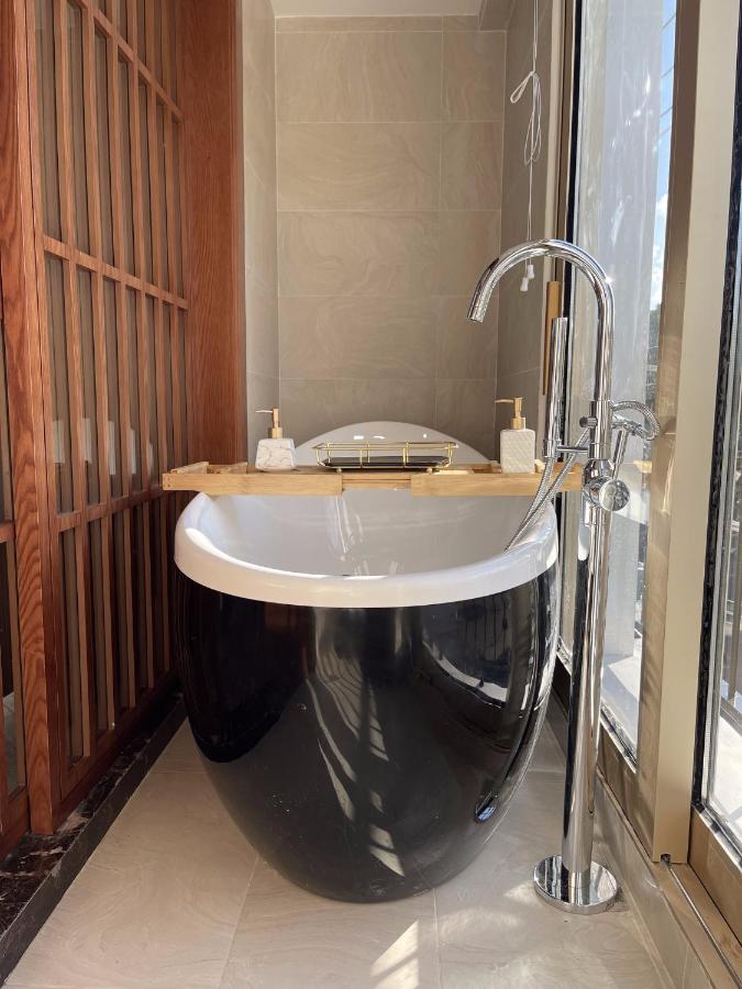 Ngon Avatar Hotel Плейку Экстерьер фото