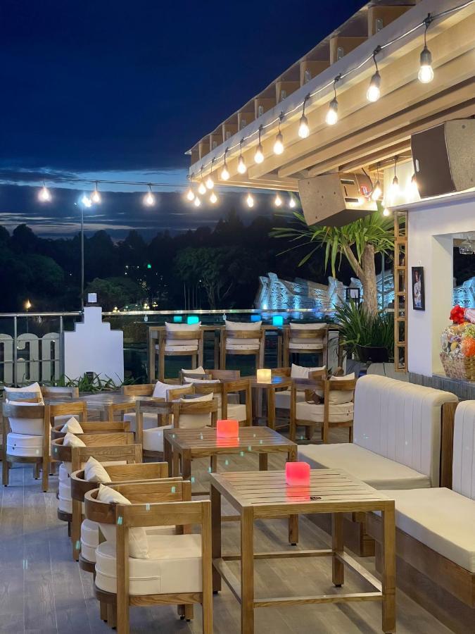Ngon Avatar Hotel Плейку Экстерьер фото